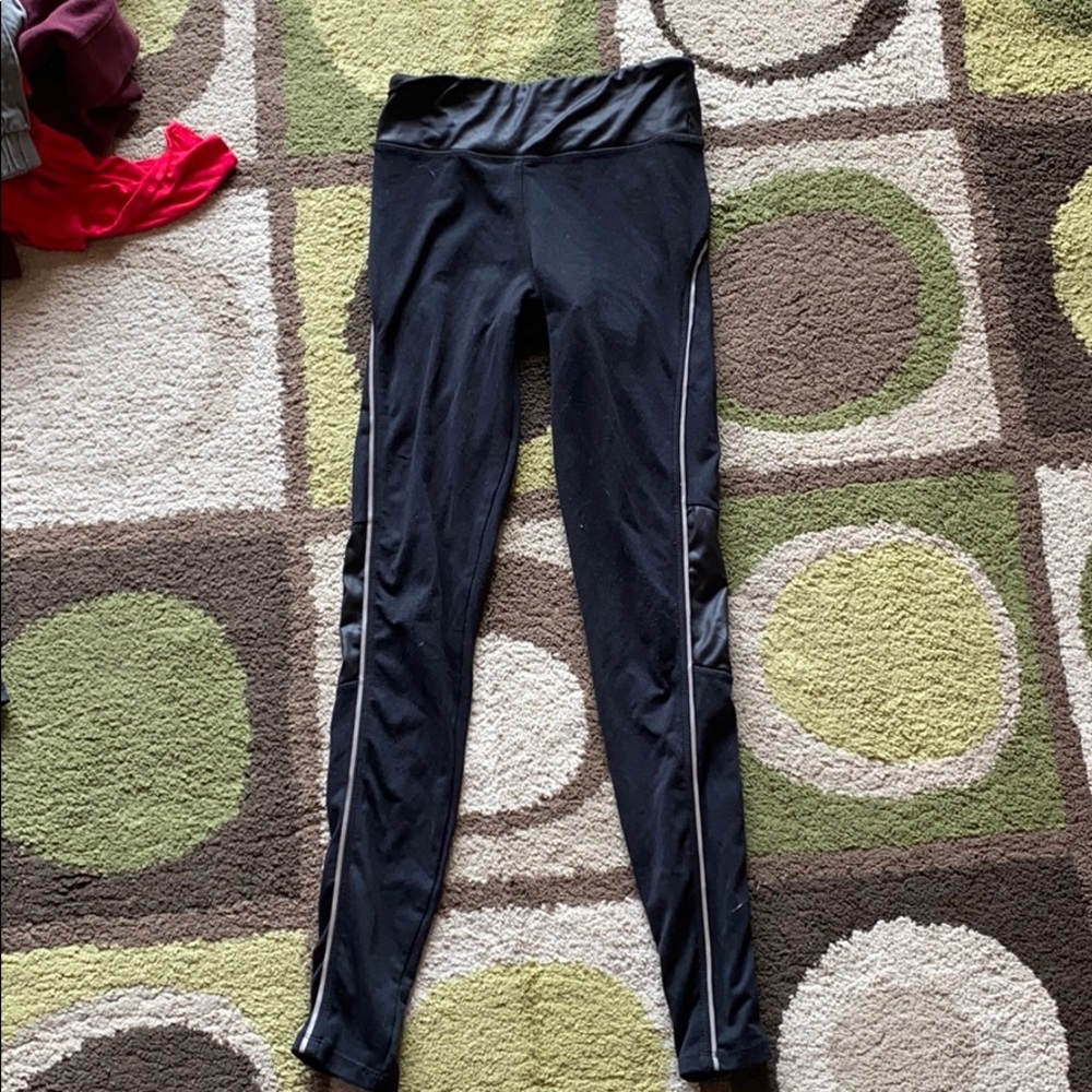 Jessica Simpson workout leggings